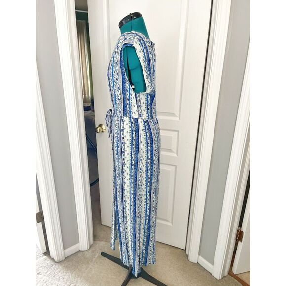 Forever 21 Plus Size Floral V Neck Sleeveless Drawstring Center Slit Dress - Picture 3 of 14